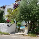 Aquarius Aparthotel 4*