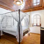Aquarius Aparthotel 4*