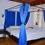 Aquarius 4*